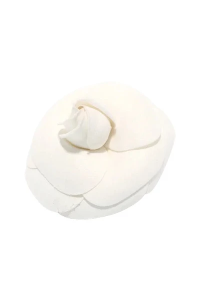 Chanel Vintage Vintage Sieraden Pre-owned Fabric Brooches White 1 Chanel Vintage Vintage Sieraden Pre-owned Fabric Brooches White