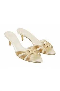 Chanel Vintage Vintage Schoenen Pre-owned Satin CC Embellished Open Toe Sandals Yellow -Goedkope Chanel Vintage winkel 3d134aaf1280725a9cd899fd4734e8cf
