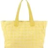 Chanel Vintage Vintage Tassen Pre-owned Canvas Chanel-bags Yellow