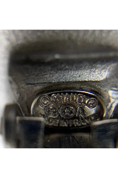 Chanel Vintage Vintage Sieraden Pre-owned Metal Earrings Gray 1 Chanel Vintage Vintage Sieraden Pre-owned Metal Earrings Gray