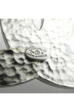 Chanel Vintage Vintage Sieraden Pre-owned Metal Brooches Gray -Goedkope Chanel Vintage winkel 5b1306141130bace2a29375fd4c3957f