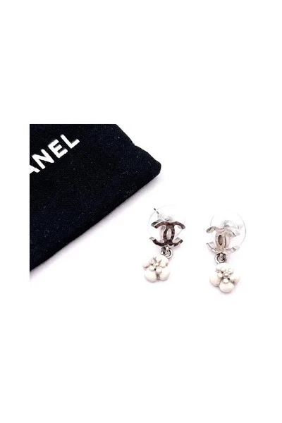 Chanel Vintage Vintage Sieraden Pre-owned Metal Earrings Gray 1 Chanel Vintage Vintage Sieraden Pre-owned Metal Earrings Gray